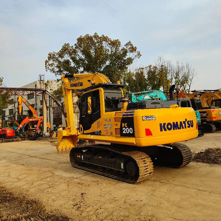 Used KOMATSU PC200